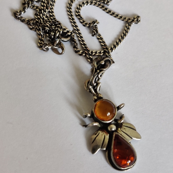 Vintage Baltic Amber Insect / Fly Pendant - Picture 3 of 16